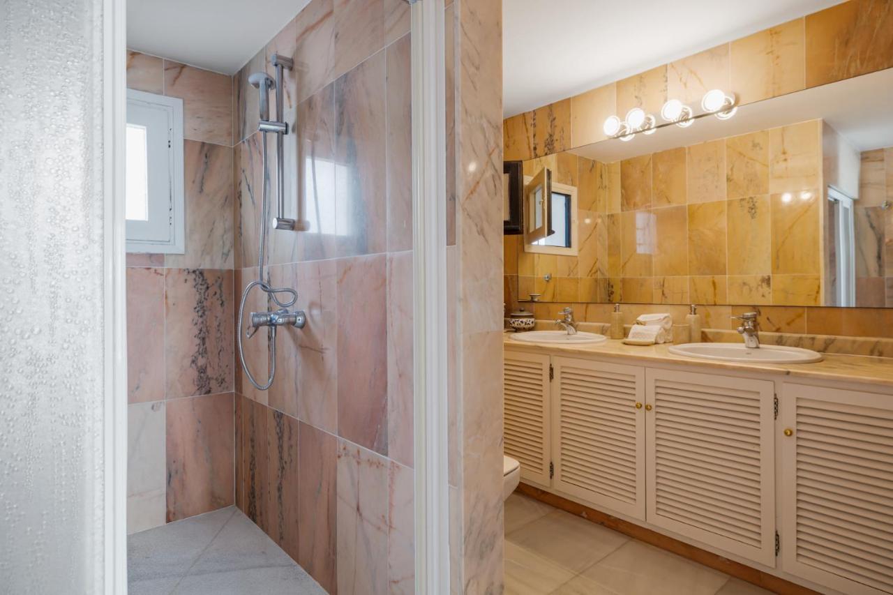 Luxurious Frontline Penthouse In Puerto Banus Apartman Marbella Kültér fotó